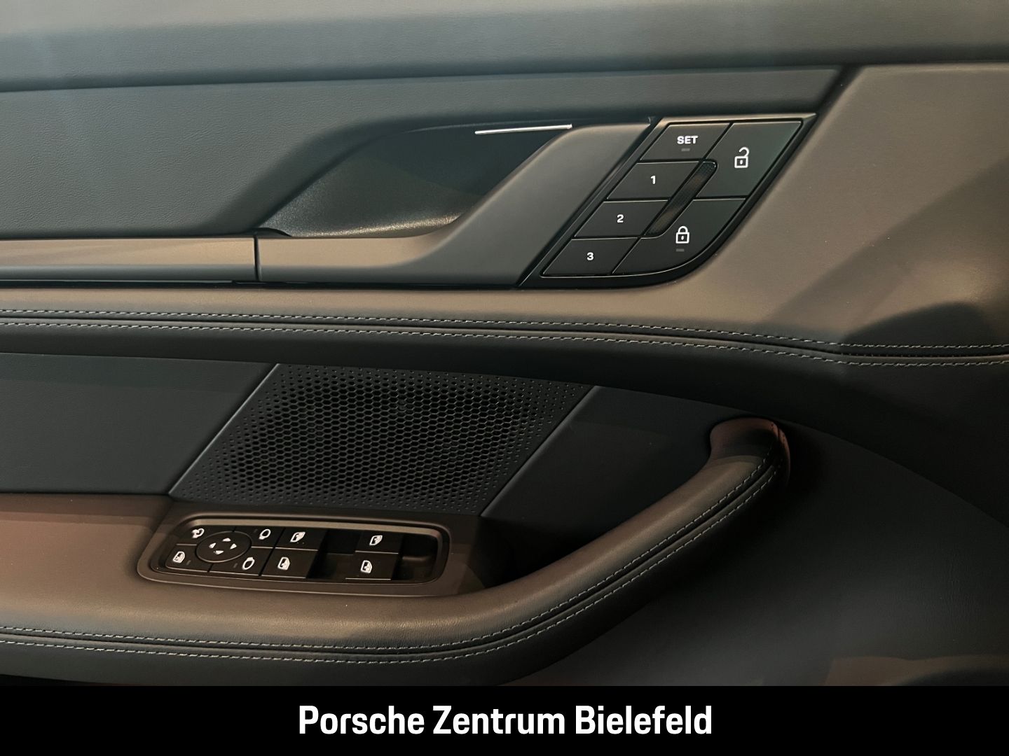Porsche Taycan 4 Cross Turismo BOSE LED-Matrix Panorama