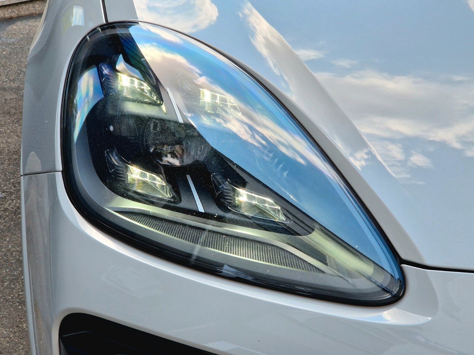 Porsche Cayenne E-Hybrid +SPORTABGAS+PANO+HUD+MEMORY+
