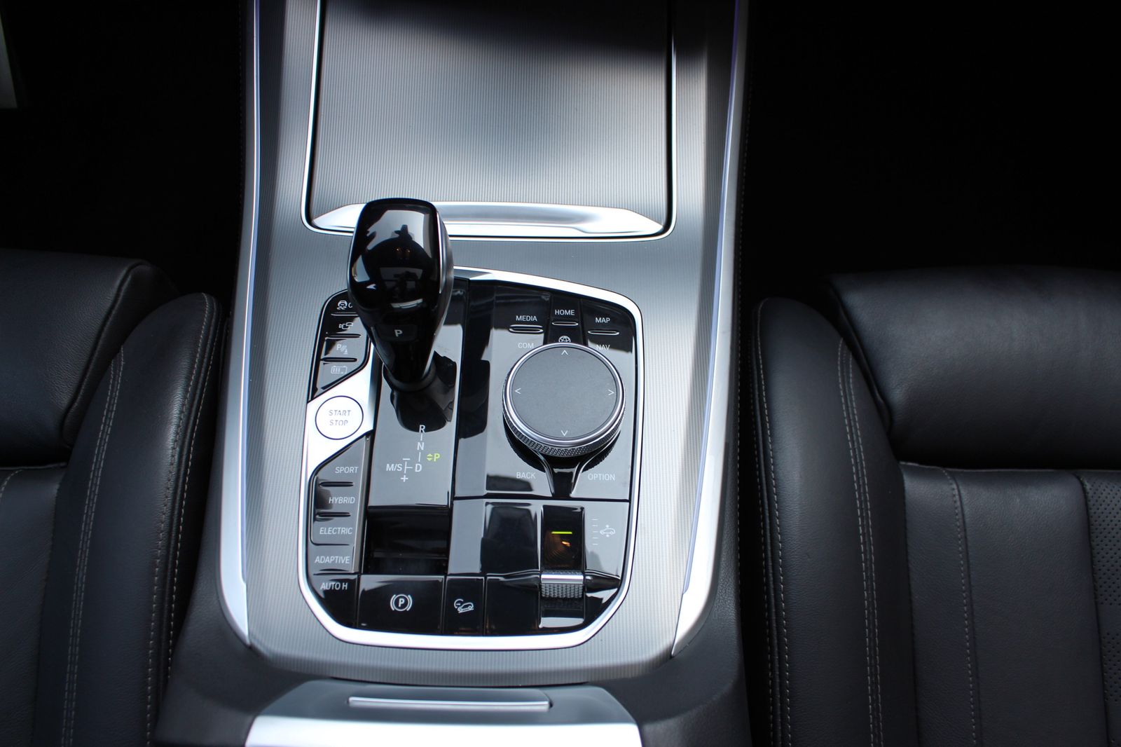 BMW X5 xDrive45e M Sport AHK 2-Achs Pano Komfort 360