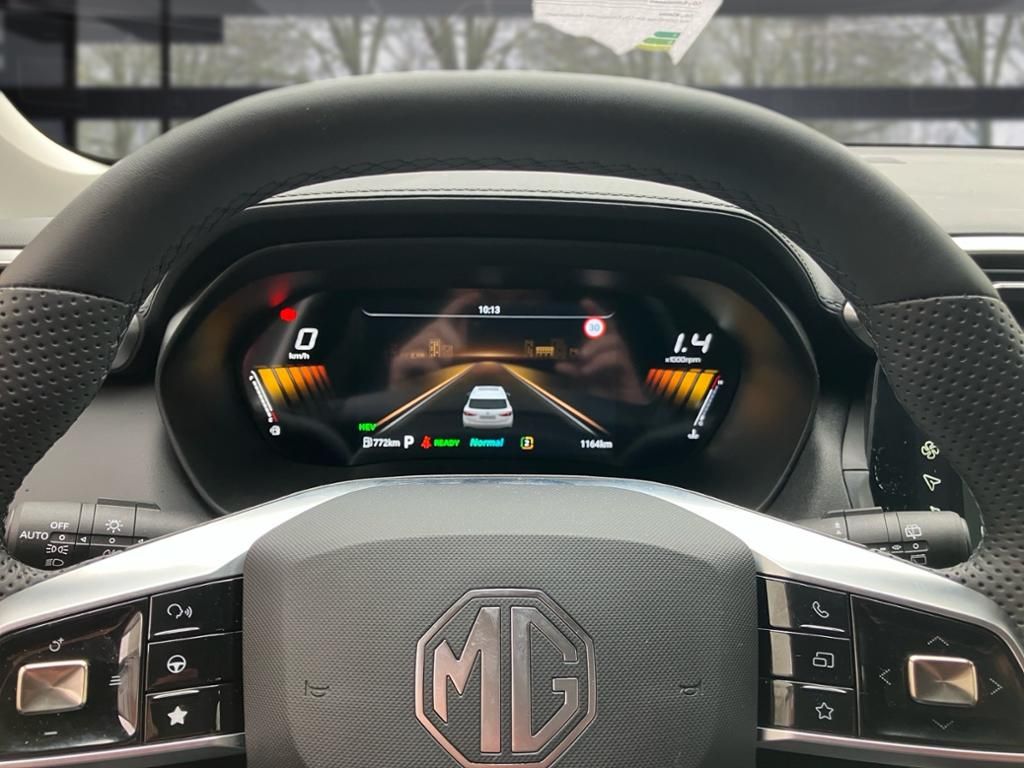 MG ZS Hybrid+ Luxury 360 DISTR SPUR PDC SHZ