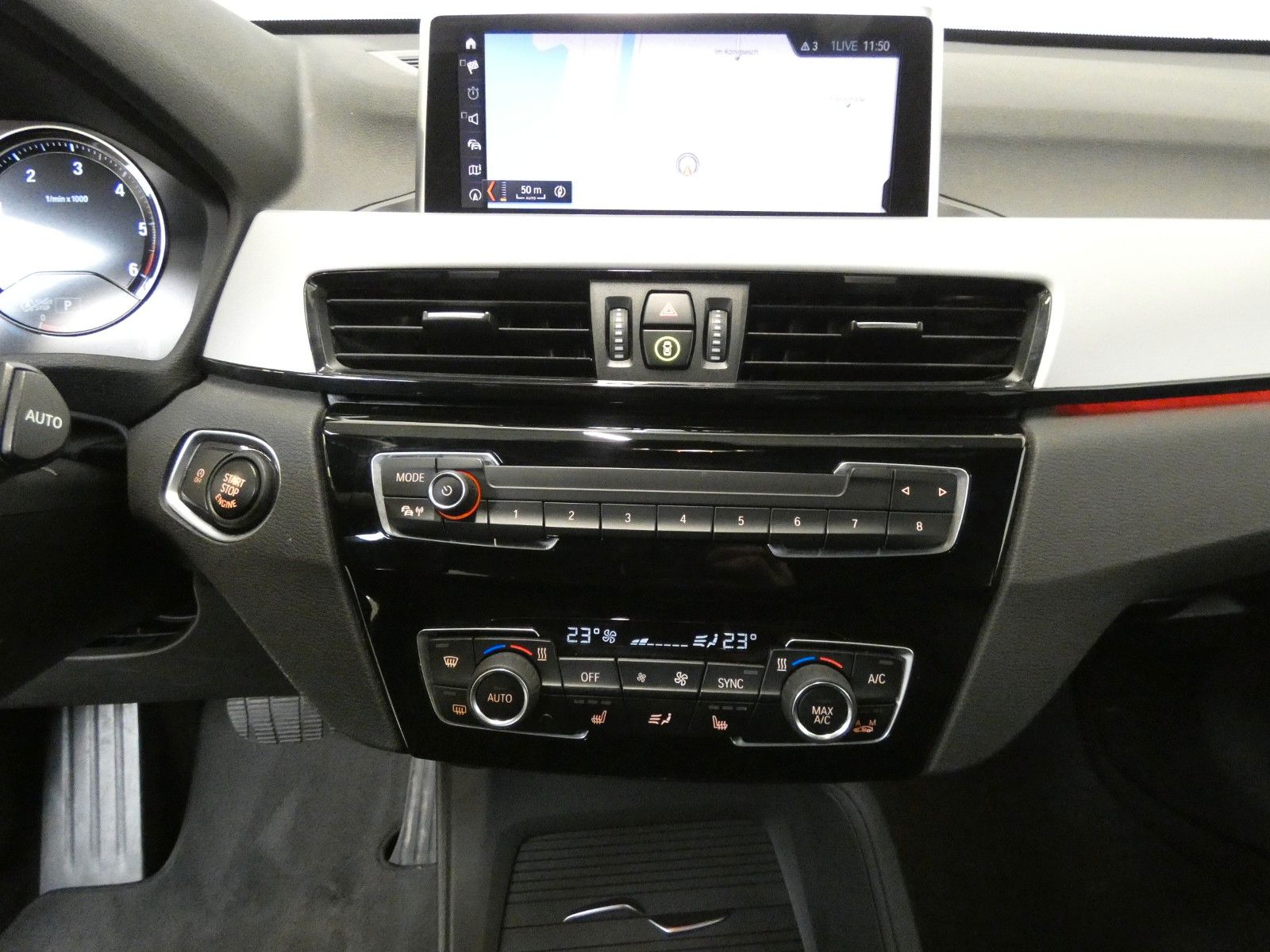BMW X1 xDrive 25 d Advantage - Samsaru's Car Outlet