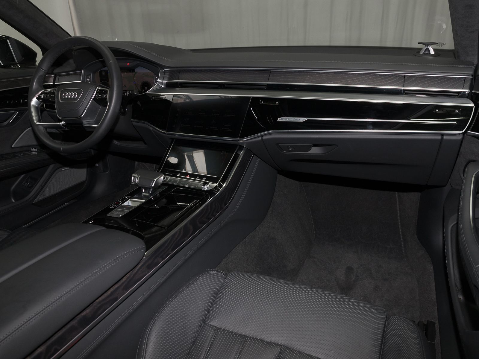 Audi A8 60 TFSIe Q - Samsaru's Car Outlet