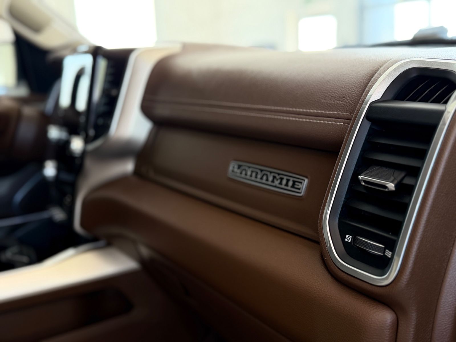Dodge RAM/LIMITED/BIG SCREEN/