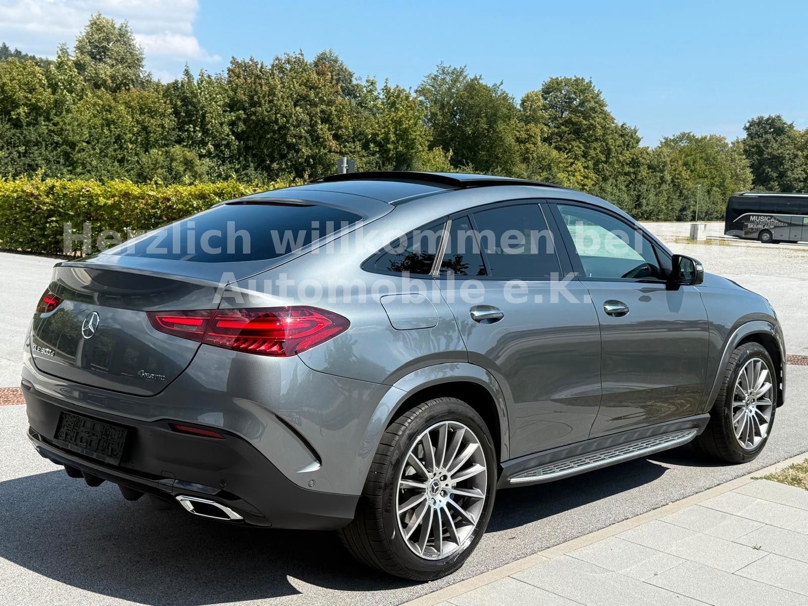 Mercedes-Benz GLE 300d 4M Coupe AMG *PANO*HUD*LUFT*BURM*21"*VO
