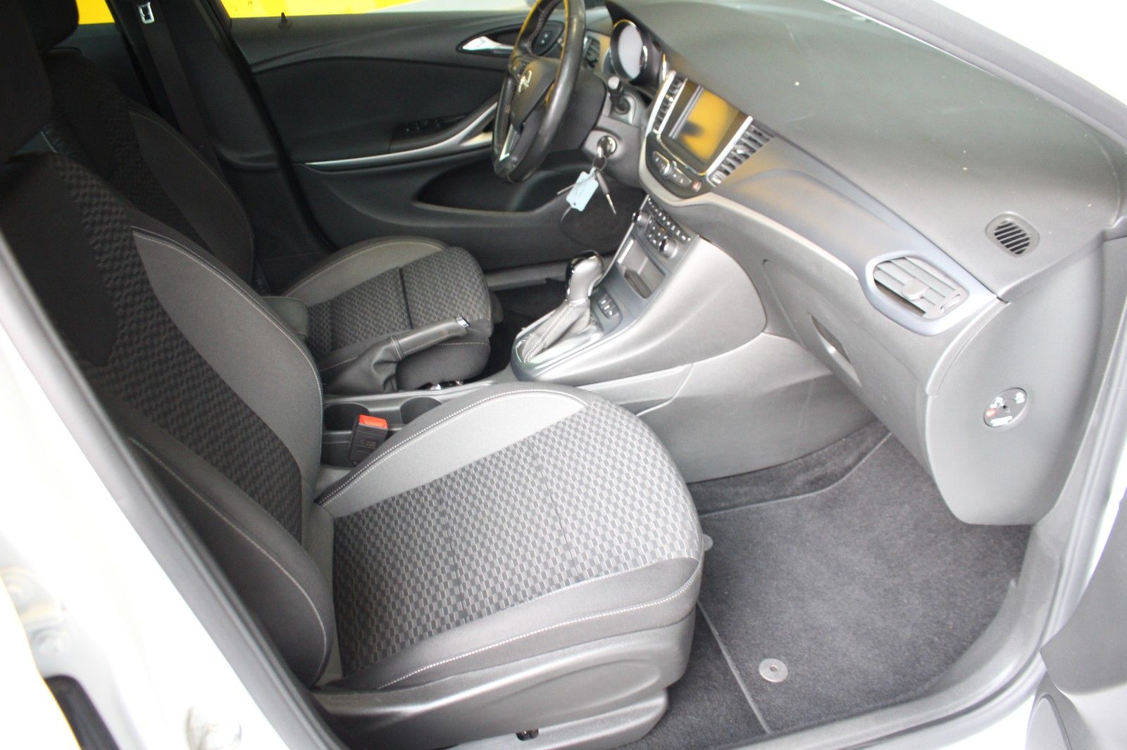 Opel Astra K Sports Tourer Business - Samsaru's Car Outlet