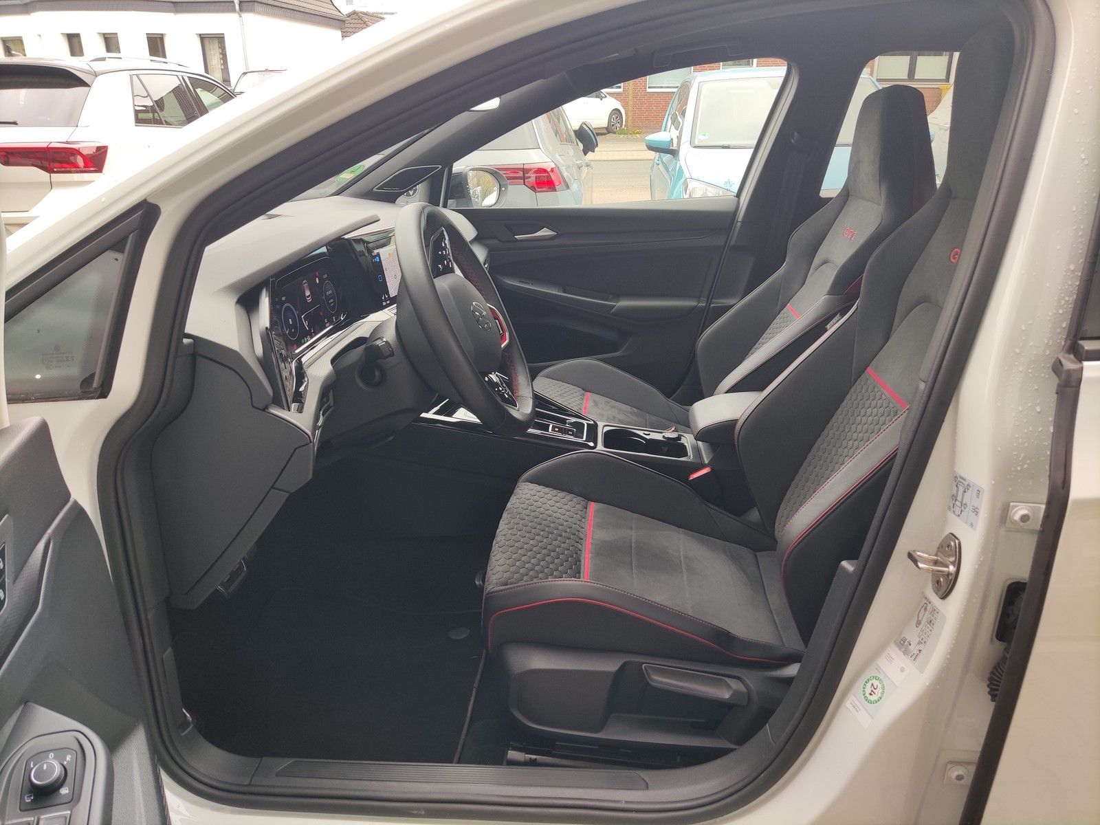 Volkswagen Golf VIII GTI Clubsport - Samsaru's Car Outlet