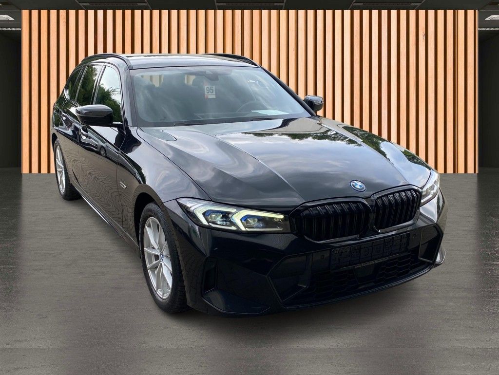 BMW 330 e M Sport Pro - Samsaru's Car Outlet