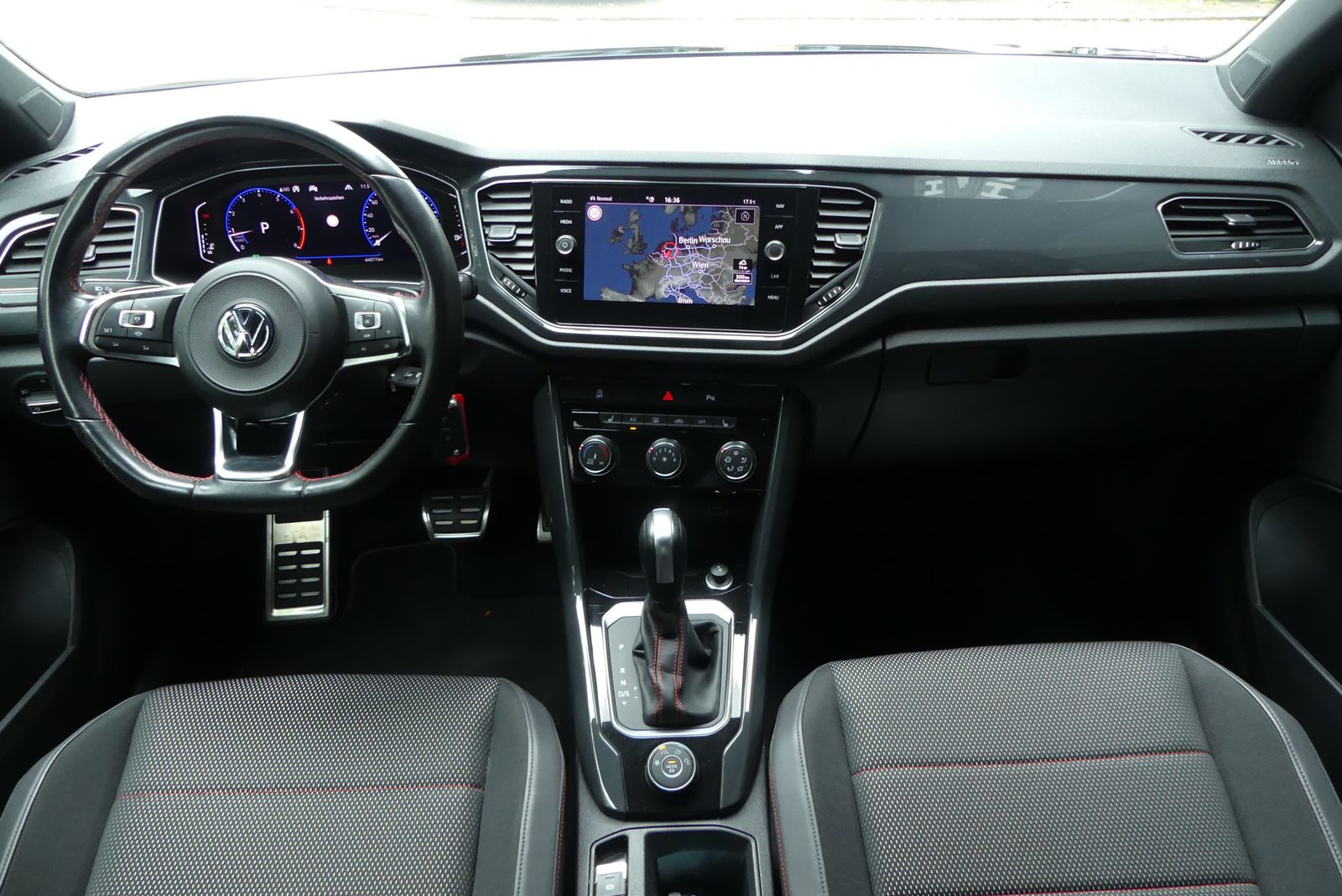 Volkswagen T-Roc Sport 4Motion - Samsaru's Car Outlet