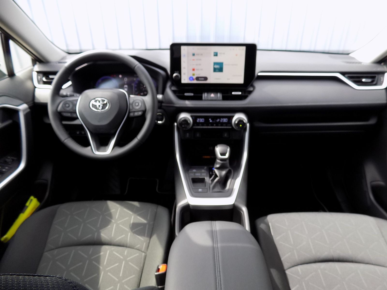 Toyota RAV4 2.5 l Hybrid 4x2 - Samsaru's Car Outlet