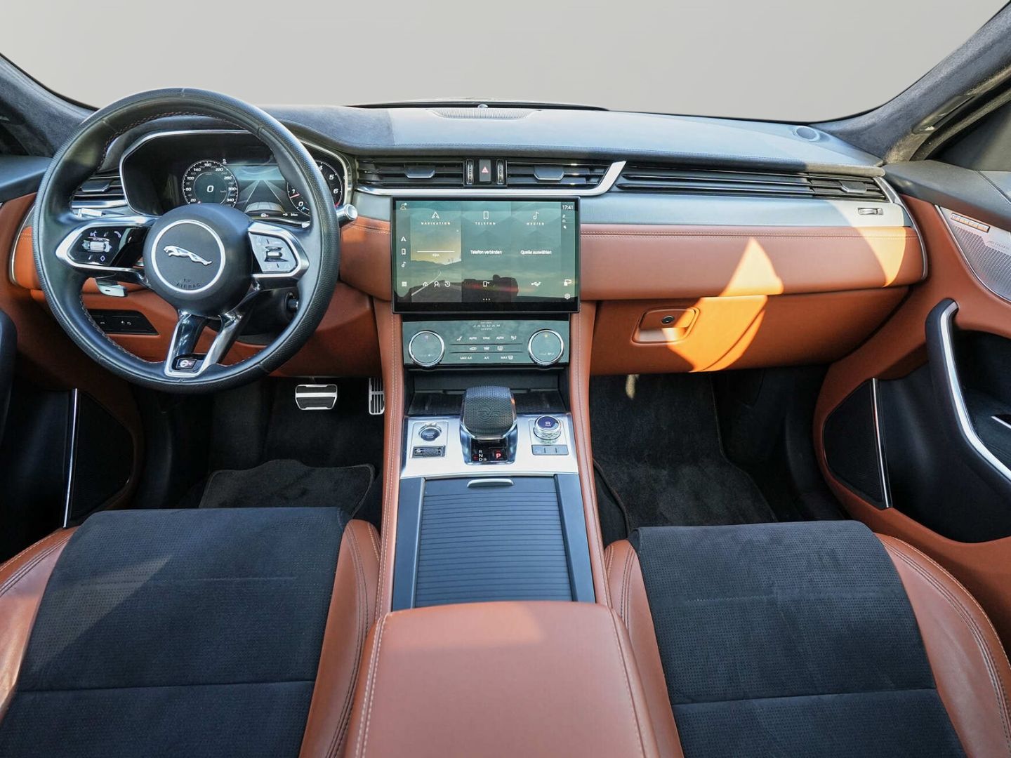 Jaguar F-Pace P550 AWD SVR 5,0 V8 Kompressor