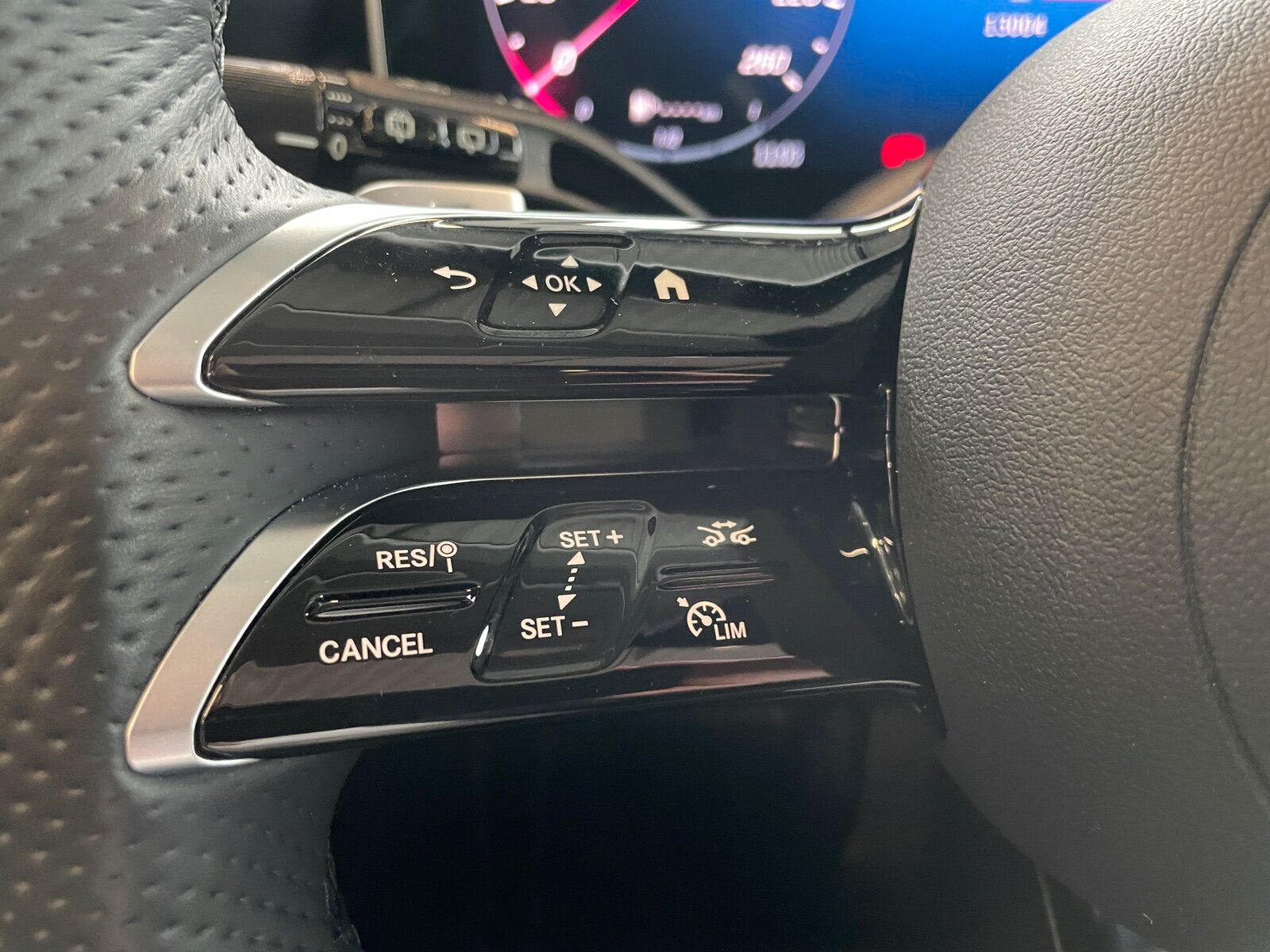Mercedes-Benz GLC 300 4M AMG ADVANCED+ PANO DIGITALLIGHT AHK