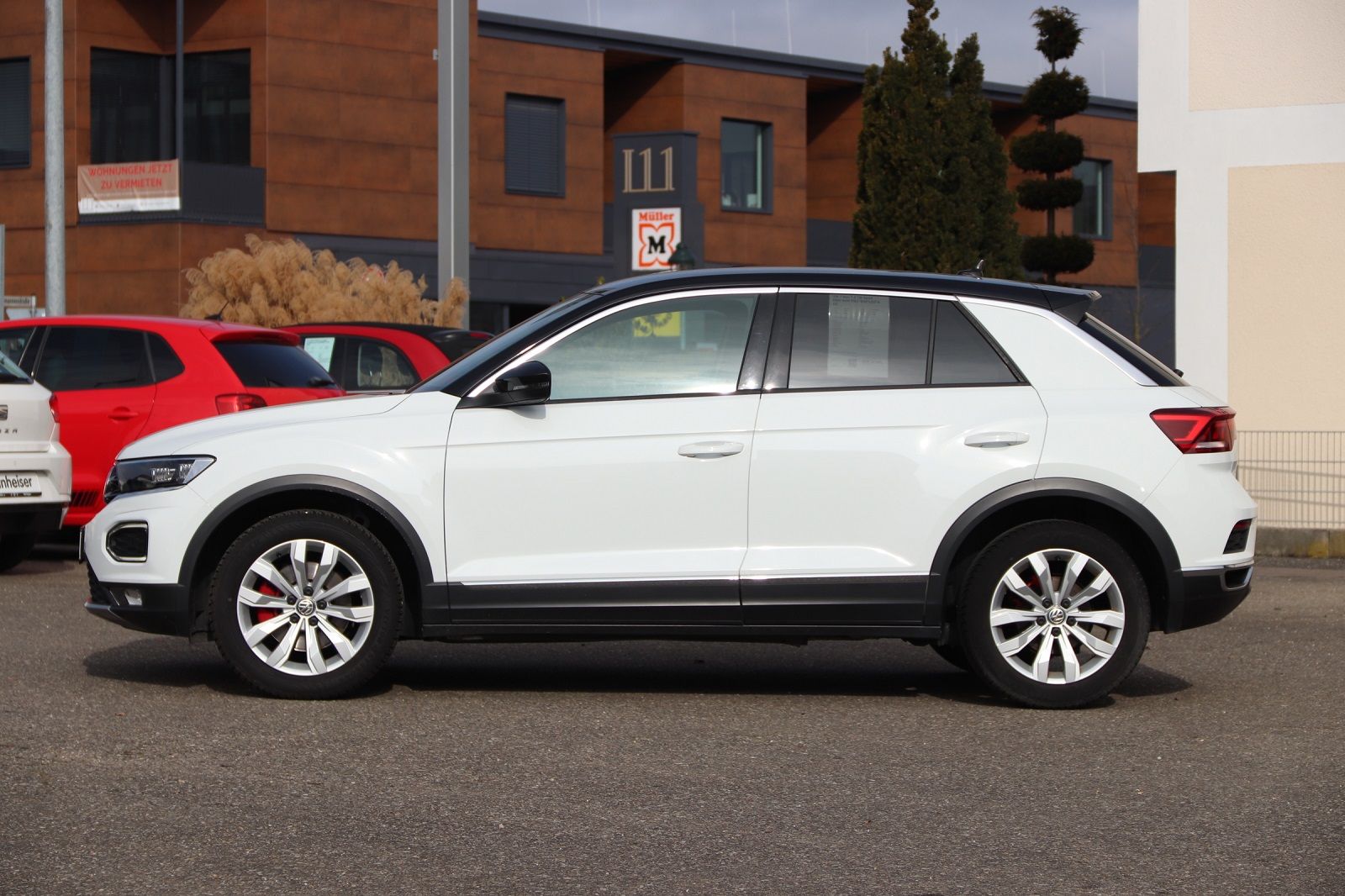 Volkswagen T-Roc 1.5 TSI Sport - Samsaru's Car Outlet