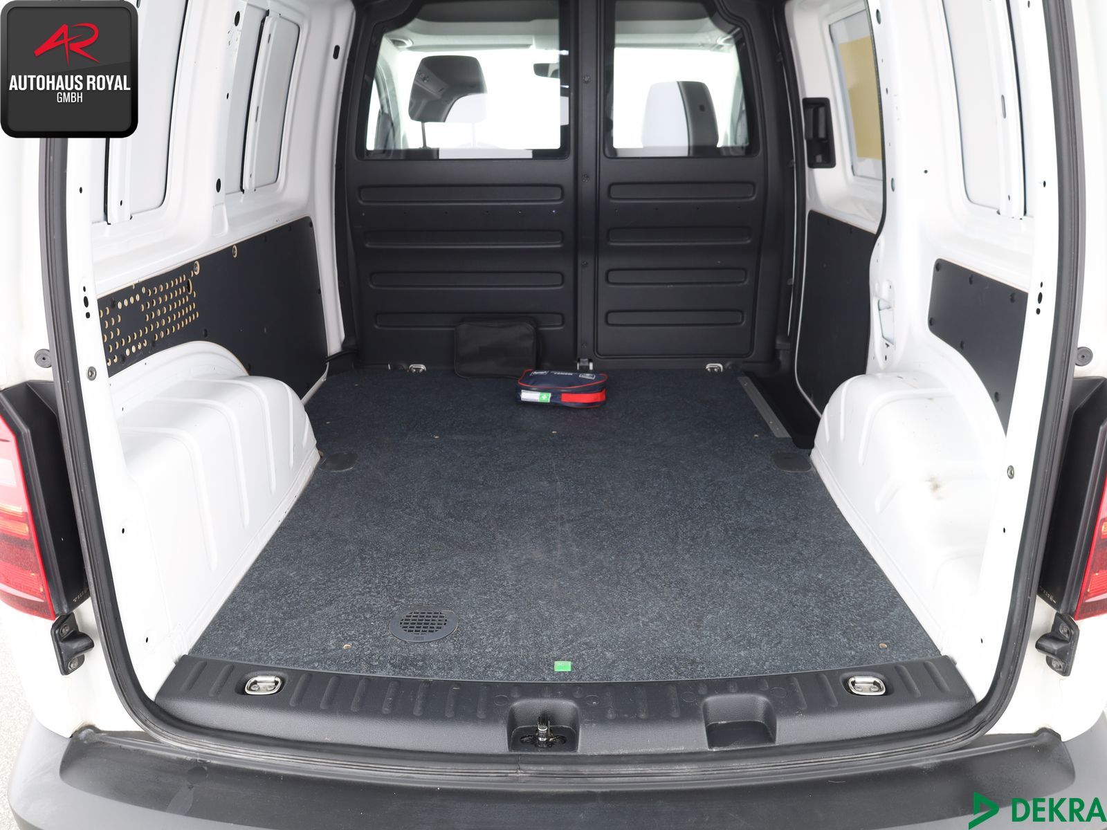 Volkswagen Caddy 2.0 TDI - Samsaru's Car Outlet
