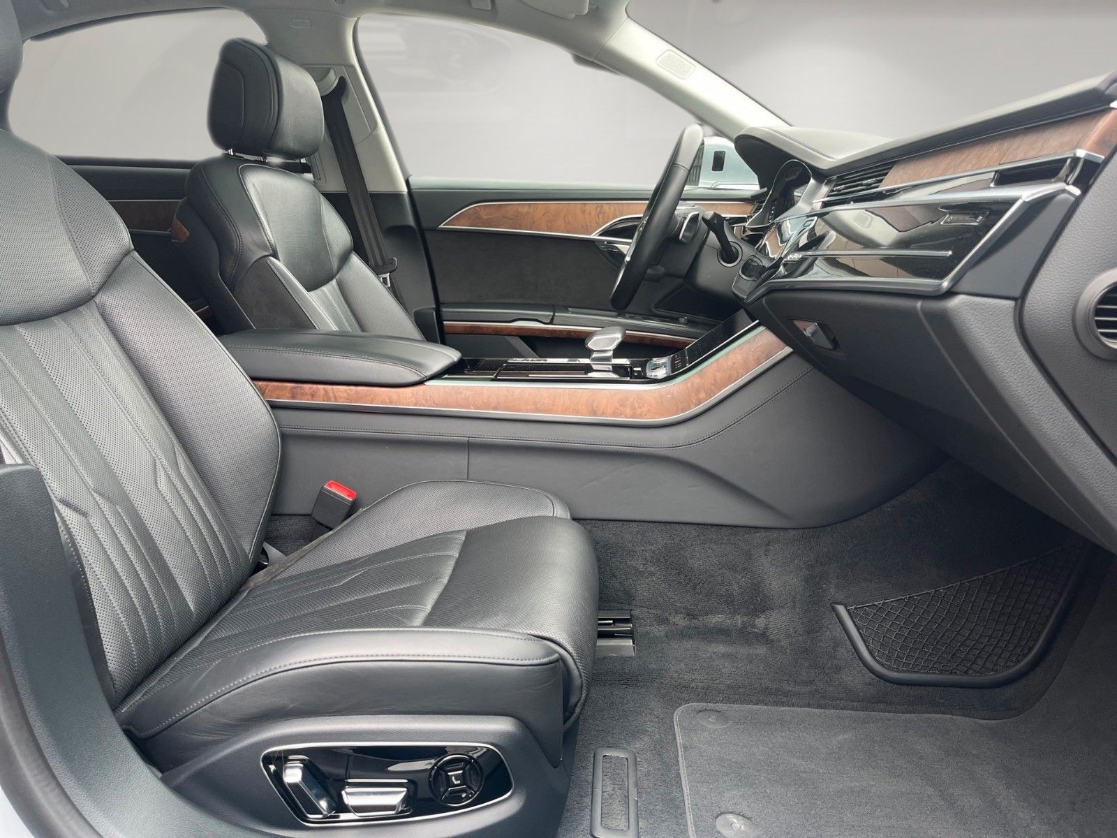 Audi A8 60 TFSI quattro - Samsaru's Car Outlet