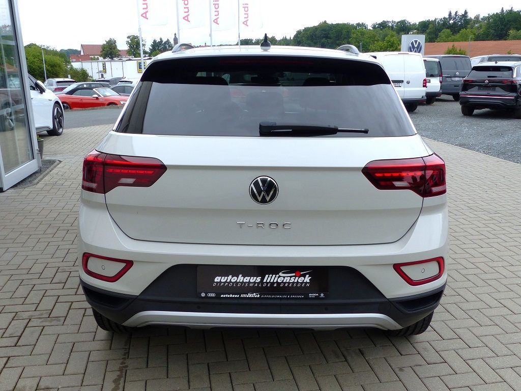 Volkswagen T-Roc 1.0 TSI Life - Samsaru's Car Outlet
