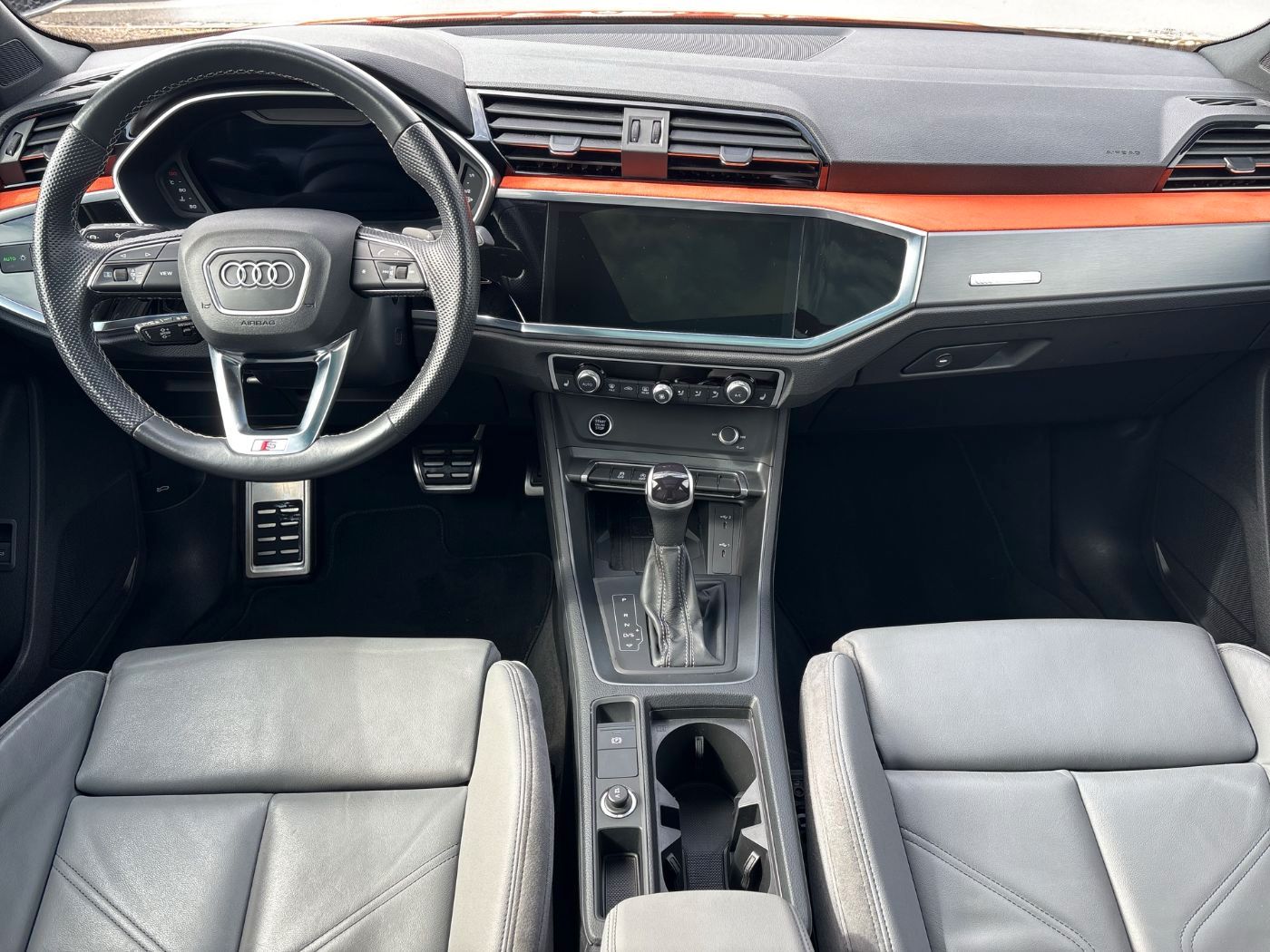 Audi Q3 S line TDI S tronic Kamera/Pano/AHK/ACC/LED