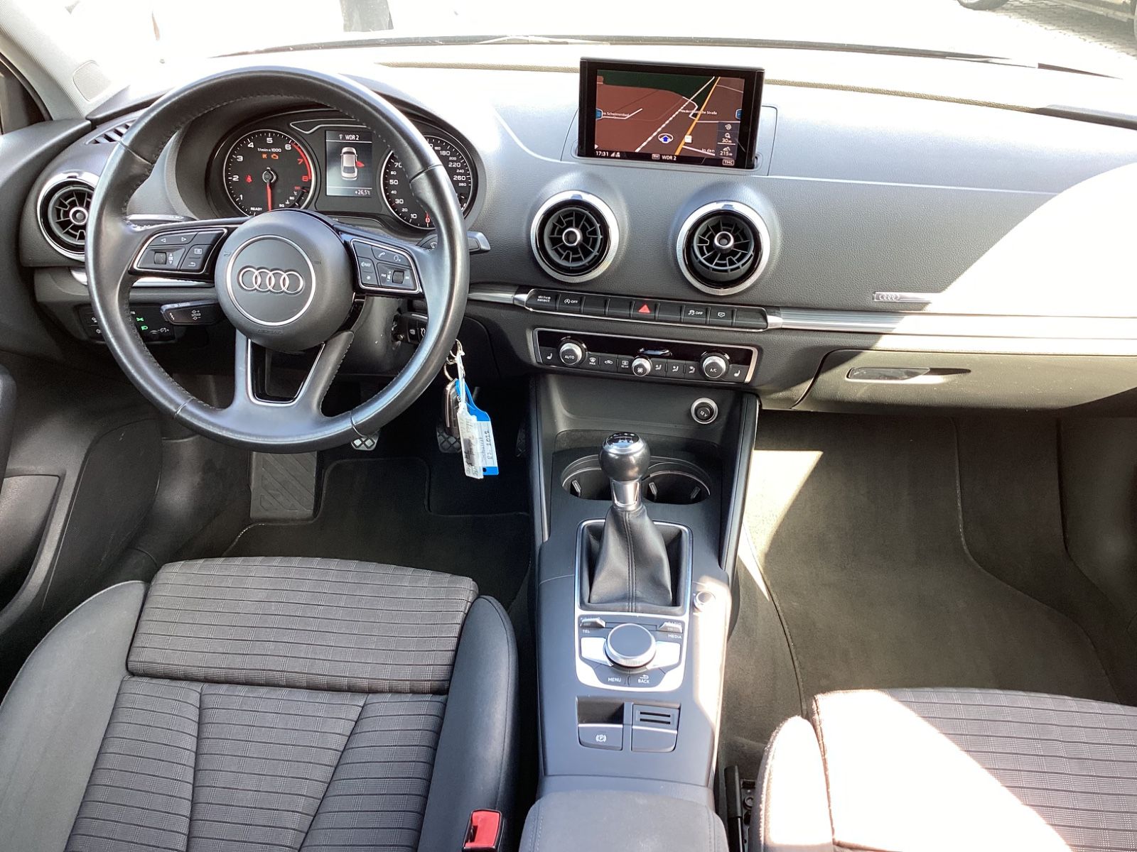 Audi A3 Limousine 35 TFSI sport - Samsaru's Car Outlet