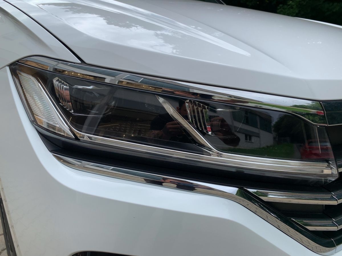 Volkswagen Touareg 3.0 TDI 4M R-LINE - Samsaru's Car Outlet