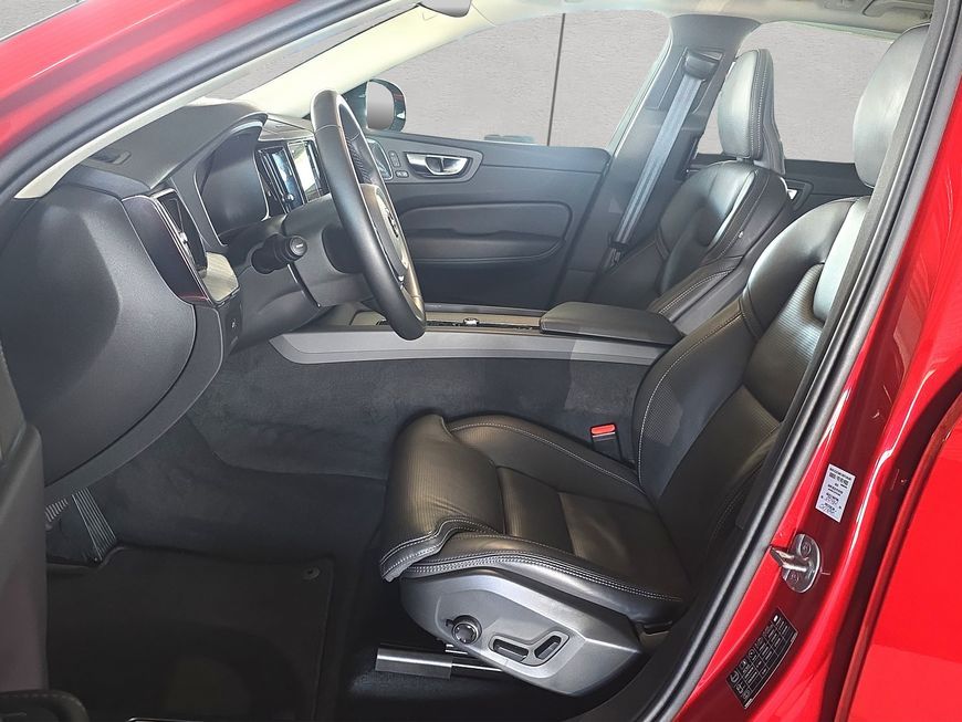 Volvo XC60 B5 B AWD Plus Dark