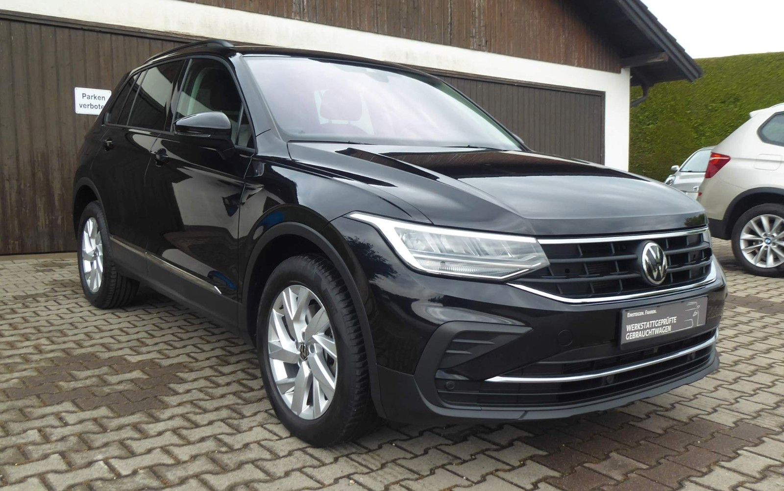 Volkswagen Tiguan Life 4Motion 2.0 TDI - Samsaru's Car Outlet