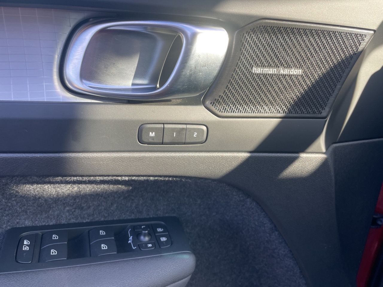Volvo XC 40 B4 AWD Plus Dark LED+Keyless