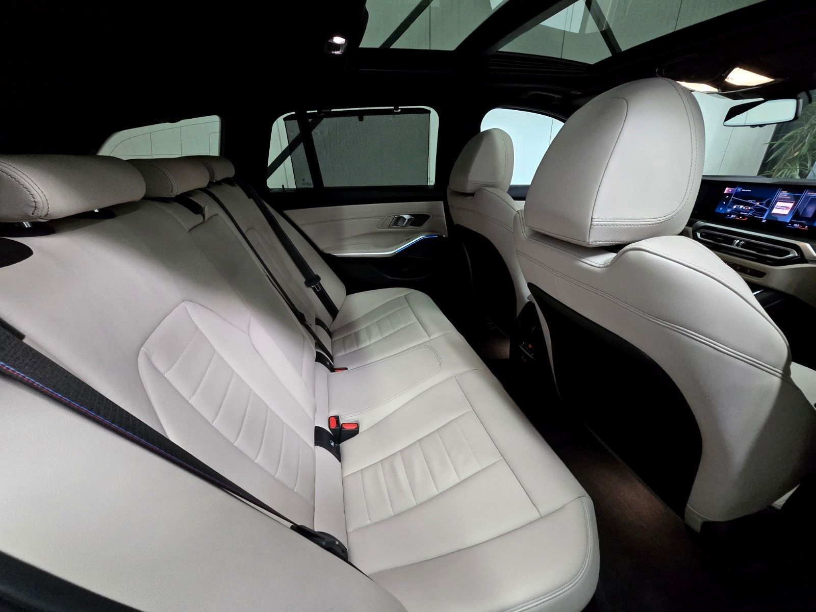 BMW 330e xDrive M Sport Pro - Samsaru's Car Outlet