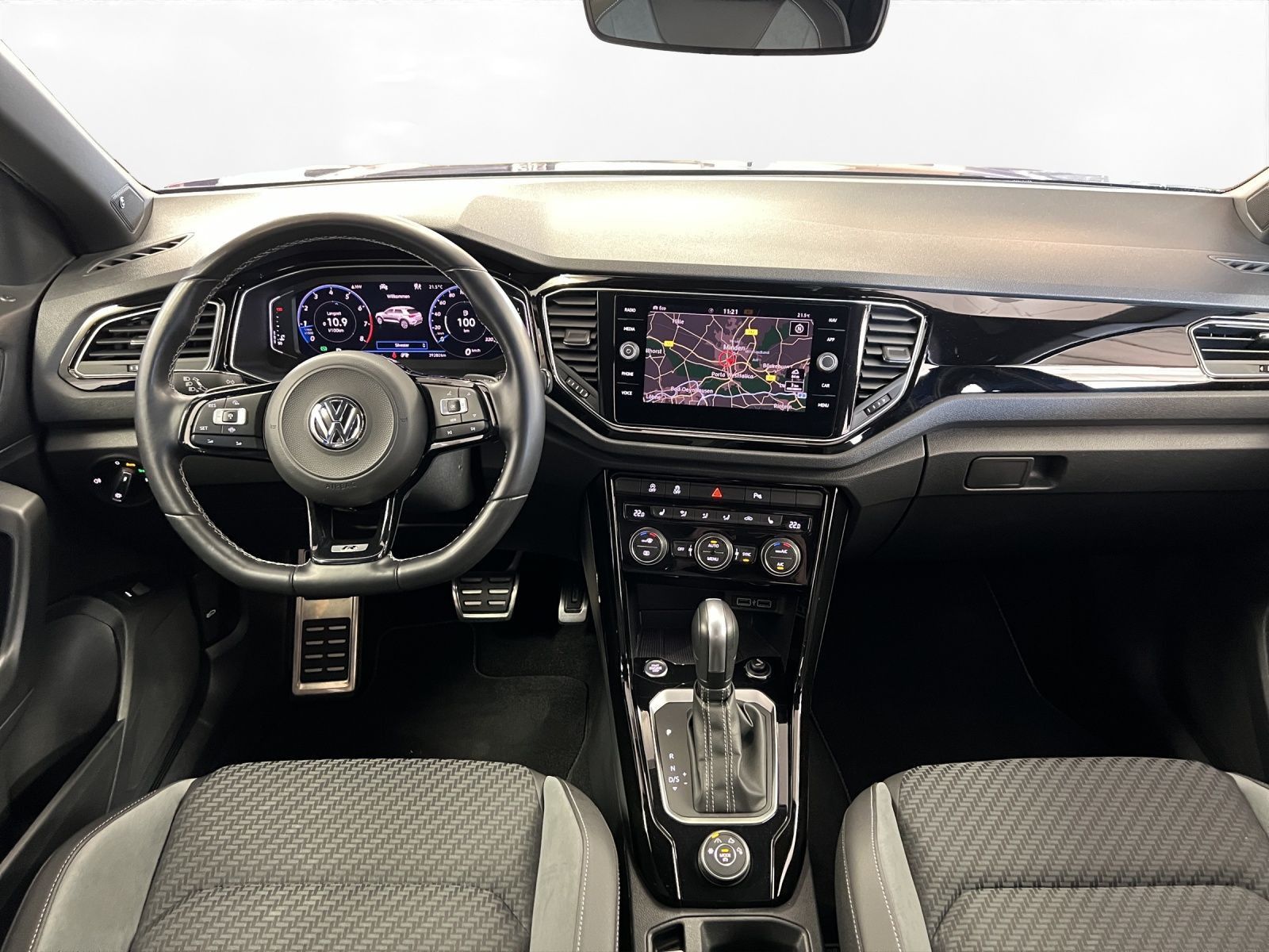 Volkswagen T-Roc R 4M - Samsaru's Car Outlet