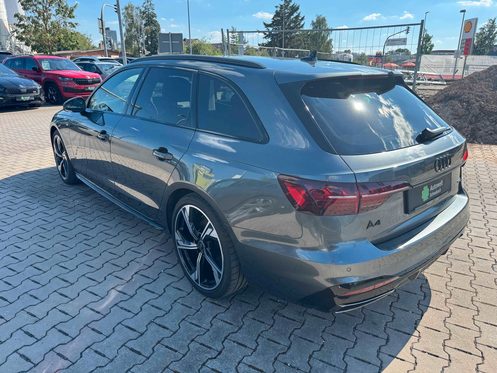 Audi A4 Avant S-Line 40 TFSI qu S-Tr. MATRIX AHK ACC