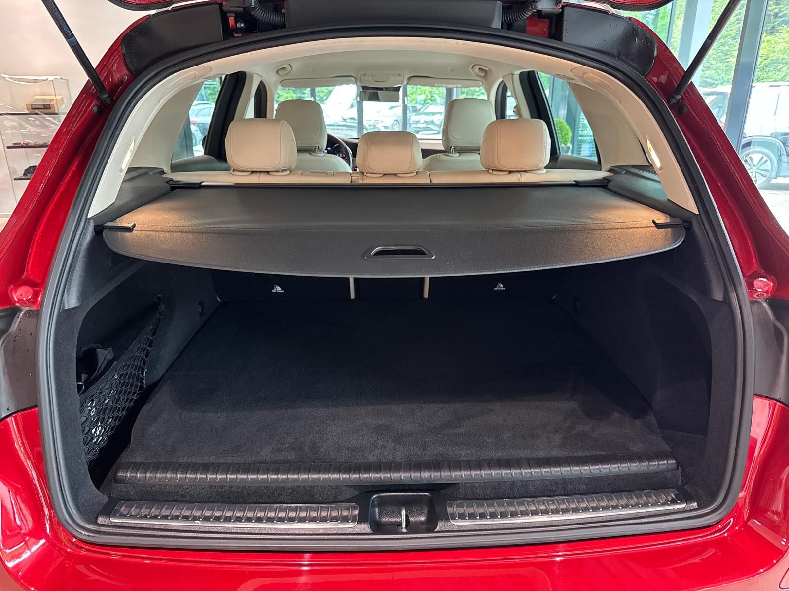 Mercedes-Benz GLC 300 e 4M - Samsaru's Car Outlet