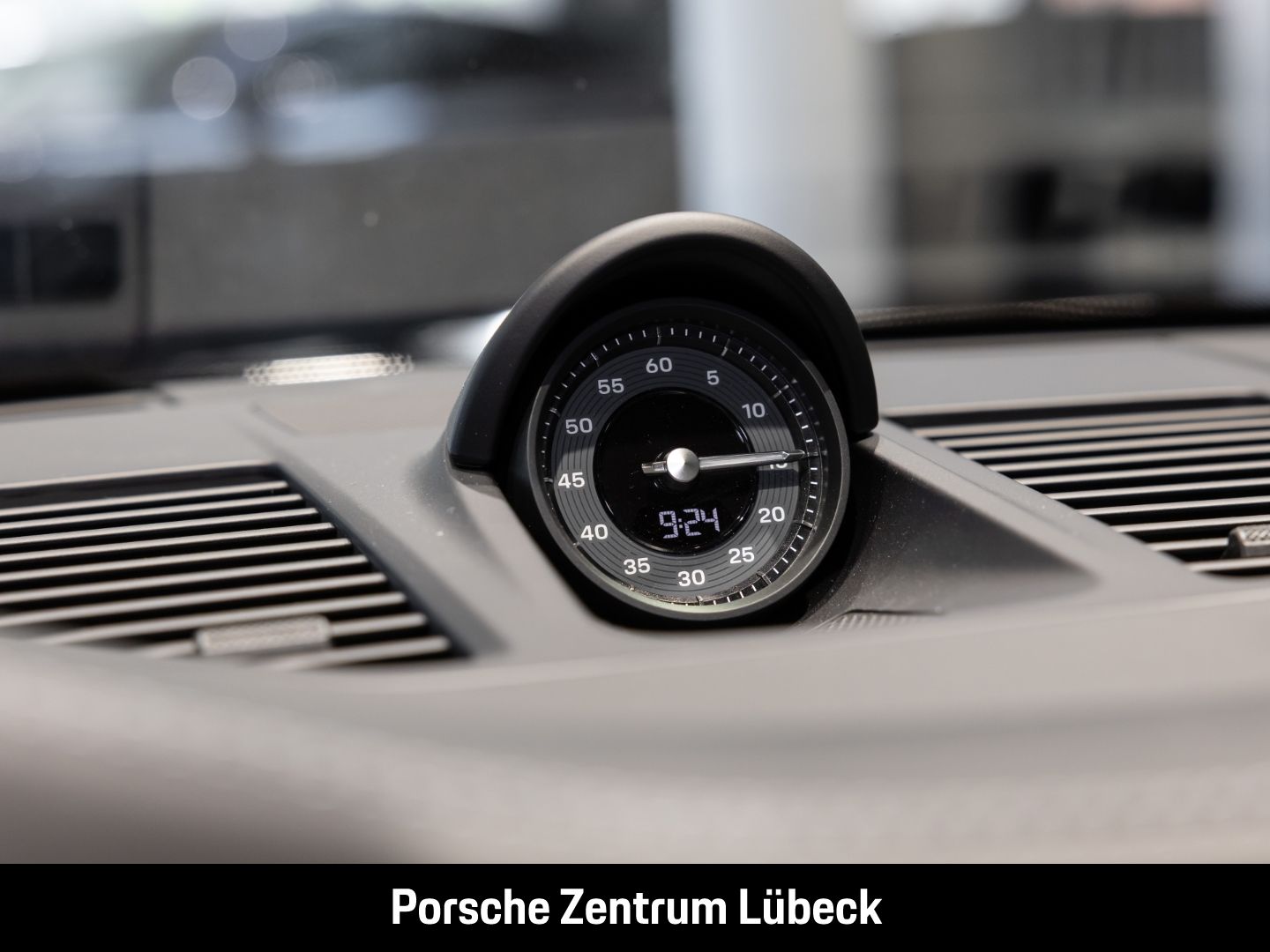Porsche 992 911 Carrera 4 GTS BOSE Sportabgasanlage LED