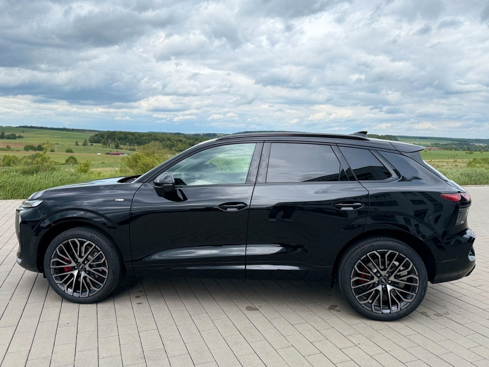 Audi Q3 TFSI S-line S tronic+AHK+PANO+SONOS+