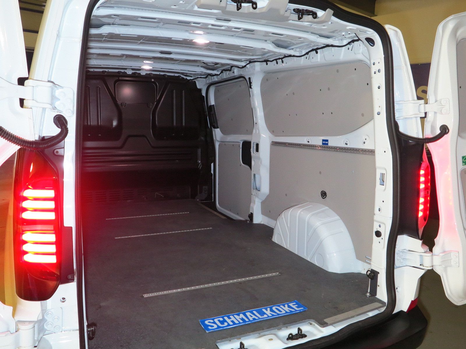 Volkswagen T7 Transporter Kasten TDI2.0 SCR Lang 3Si FlüTür