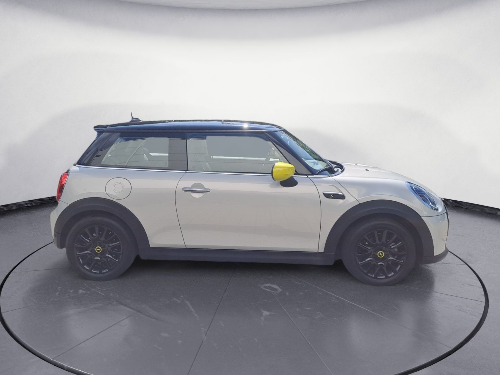 MINI Cooper SE Classic - Samsaru's Car Outlet