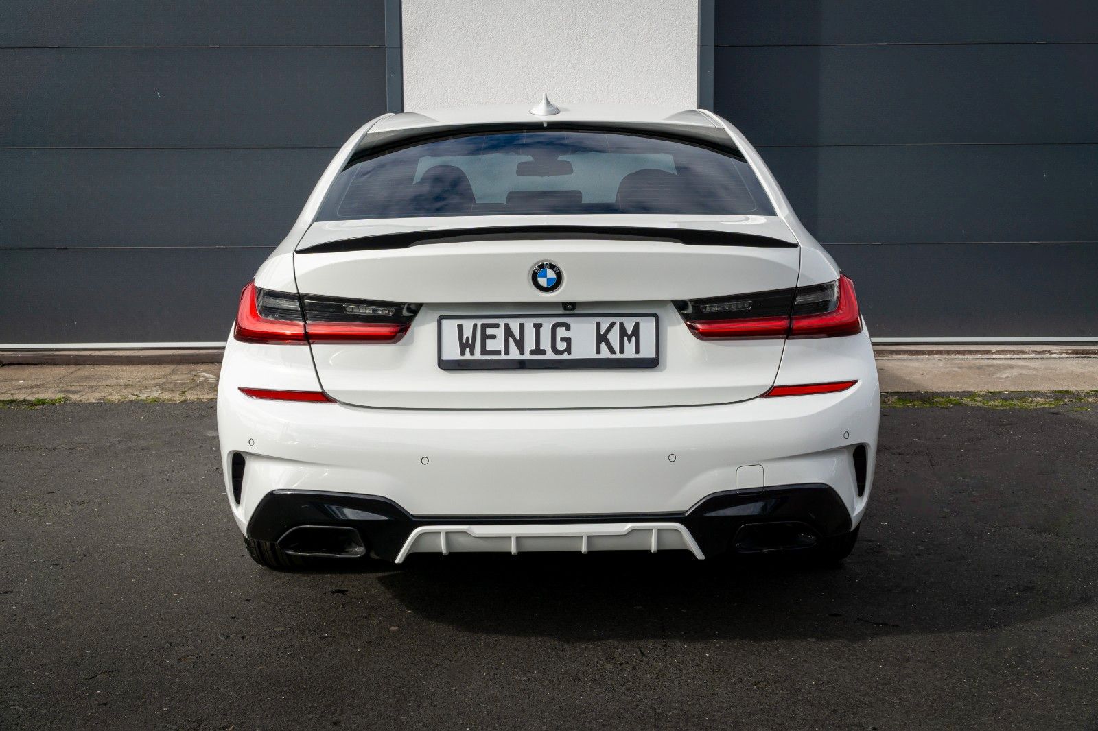 BMW 330i MSport - Samsaru's Car Outlet