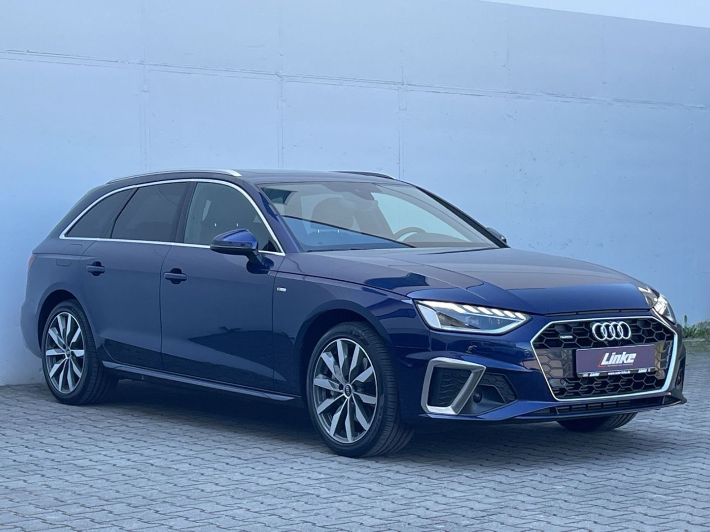 Audi A4 40 TFSI Avant S line quattro Matrix/AHK/Pano/