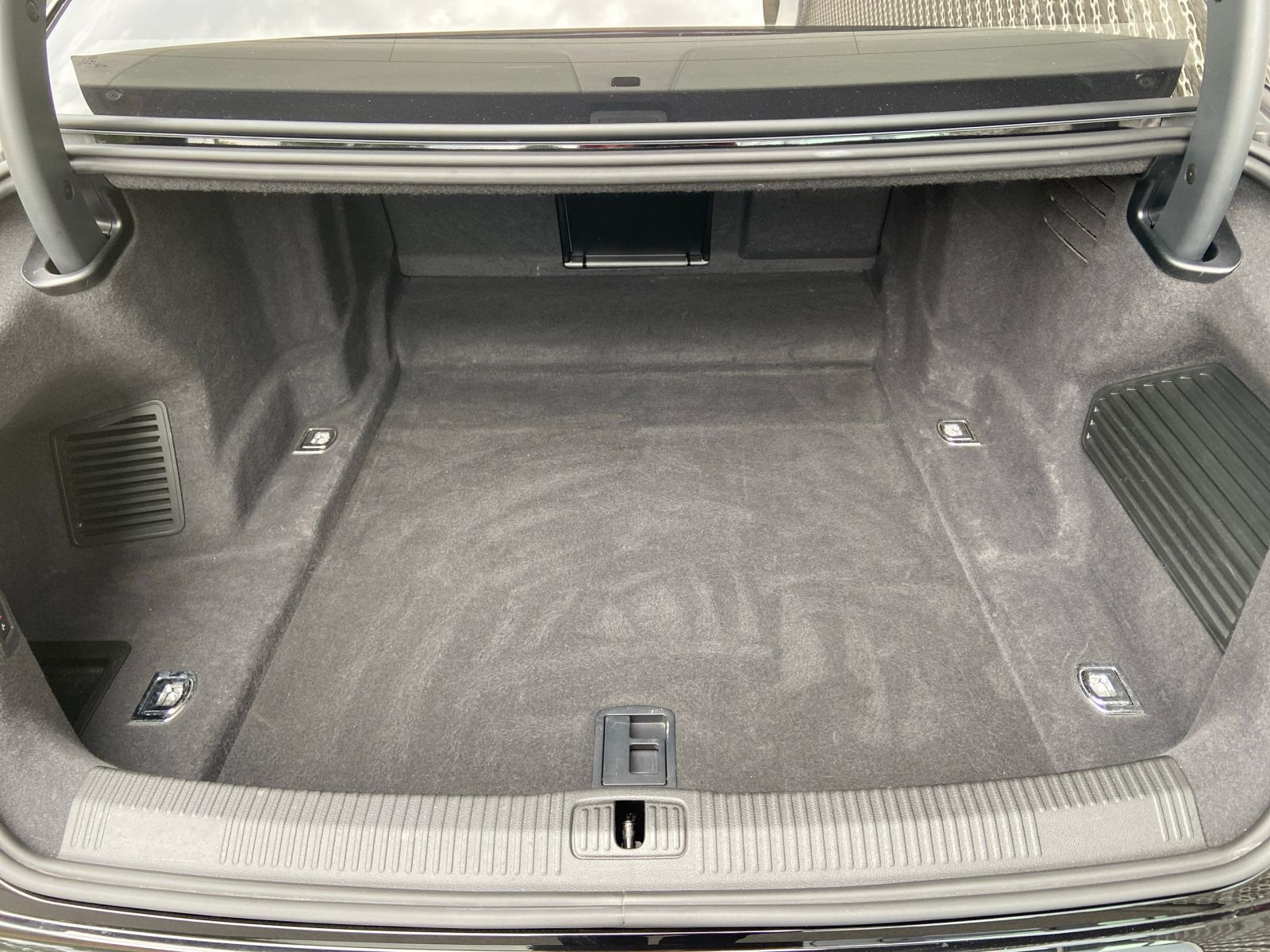 Audi A8 L 50 TDI quattro - Samsaru's Car Outlet