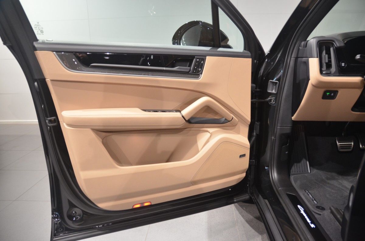 Porsche Cayenne S E-Hybrid*SpDesig*SpAbg*Luft*Memory*LED