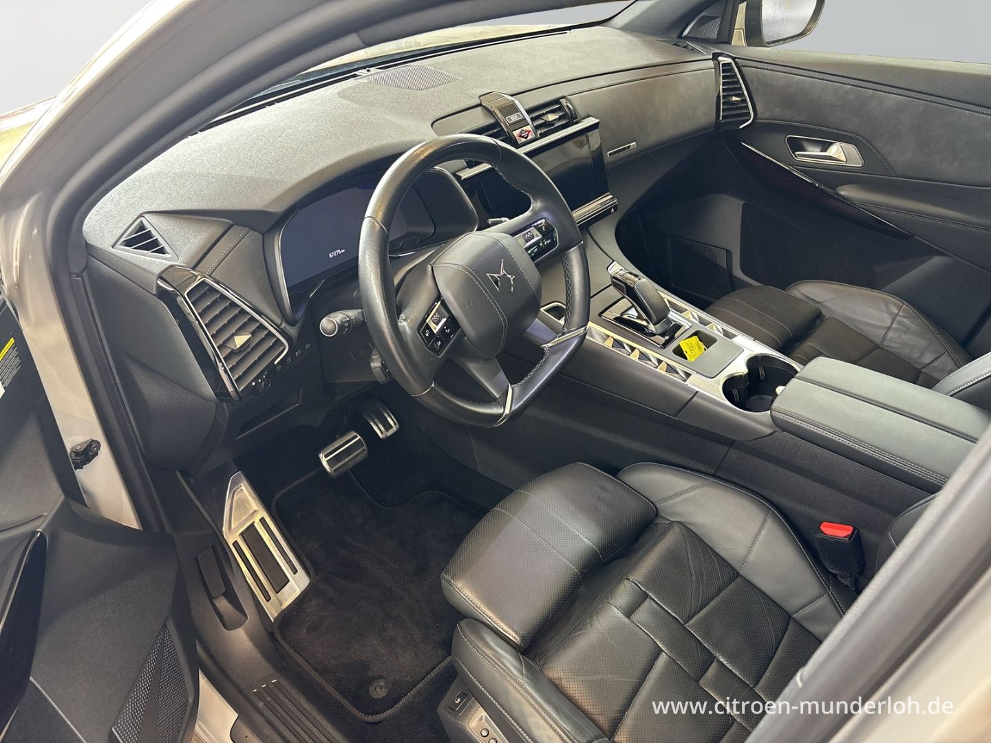 DS Automobiles DS7 E-Tense 4x4 Louvre Hybrid Autom. LEDER PANOR