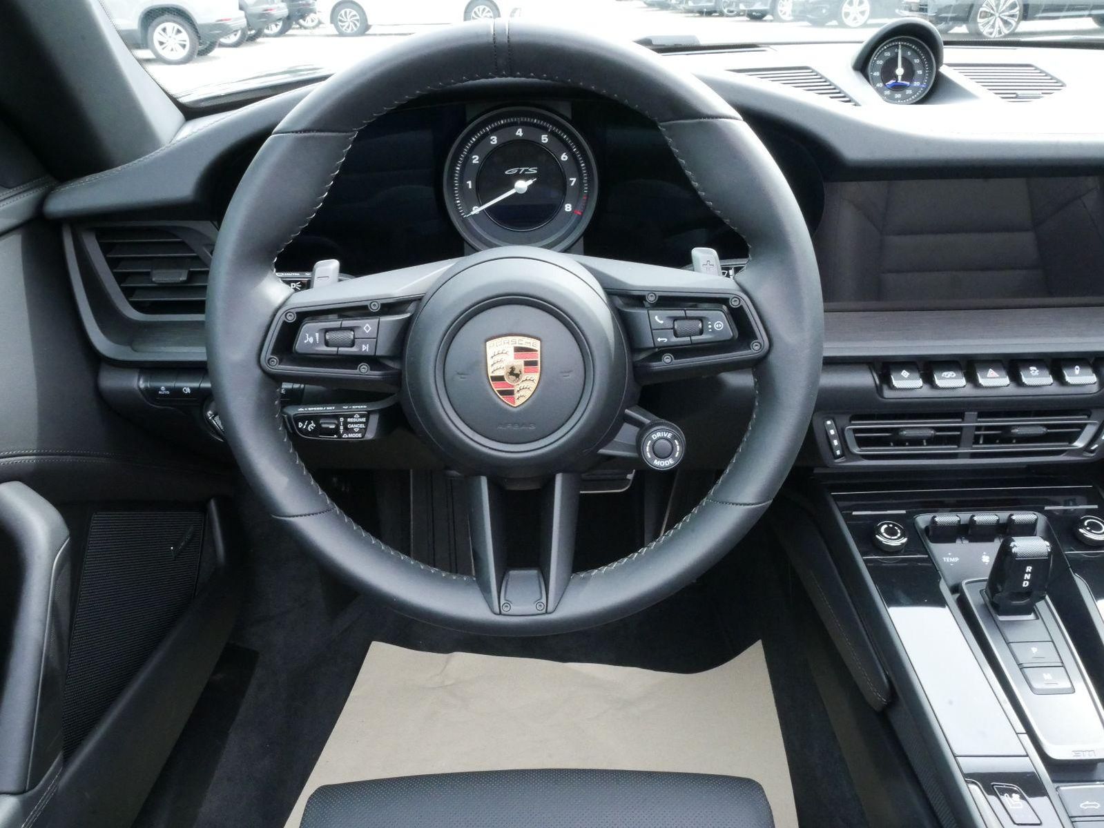 Porsche 911 Carrera GTS - Samsaru's Car Outlet