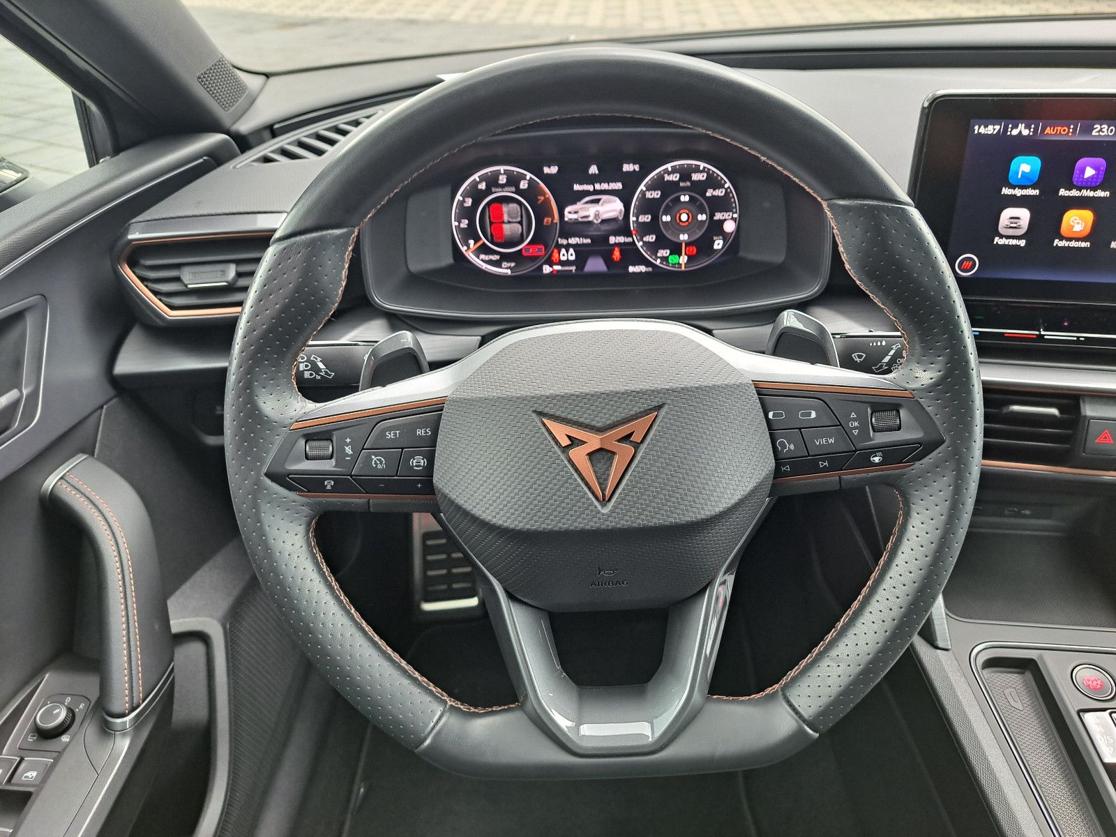 Cupra Leon VZ 2.0 TSI 300 PS DSG - Samsaru's Car Outlet