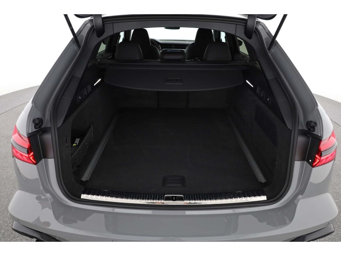 Audi RS6 Avant TFSI quattro LP: 175.630,-/Head-up/Pan