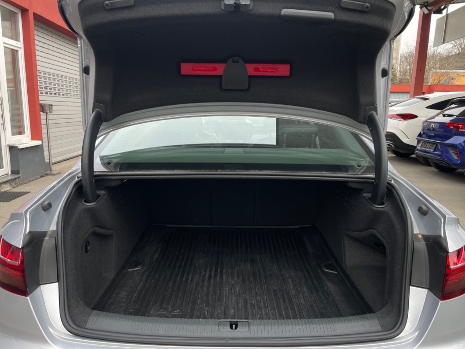 Audi A4 Lim. 40 TDI quattro advanced