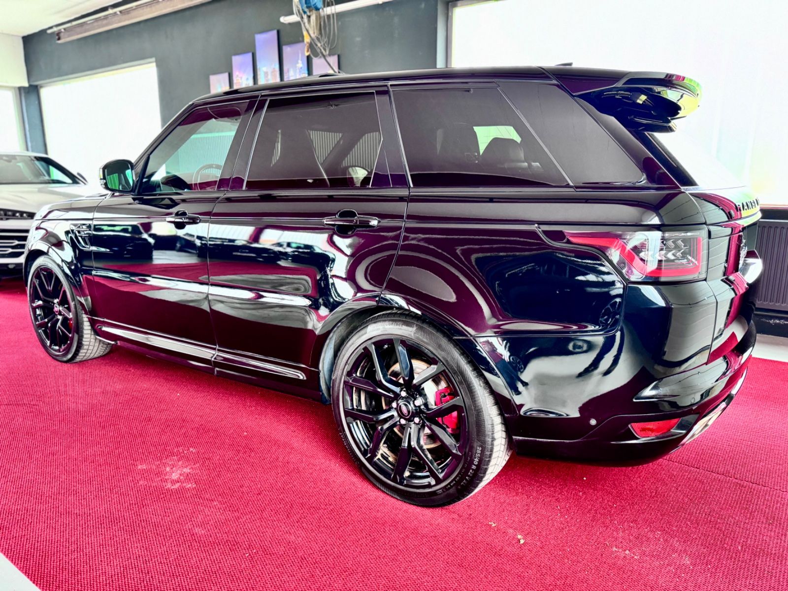Range Rover Sport SVR - Samsaru's Car Outlet