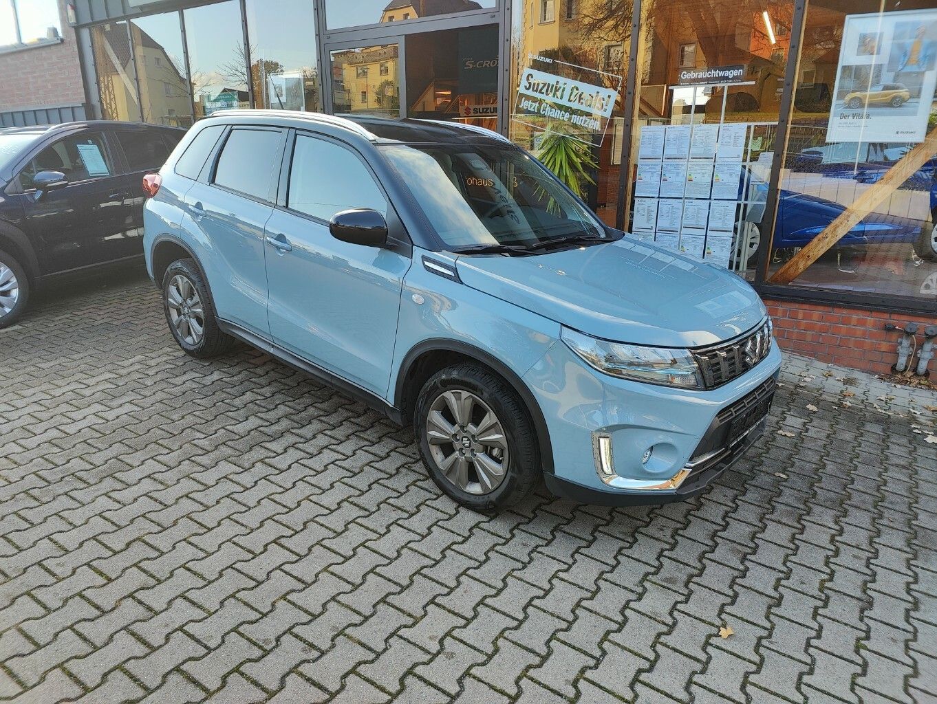 Suzuki Vitara 1.5 Hybrid Comfort 4x4 - Samsaru's Car Outlet