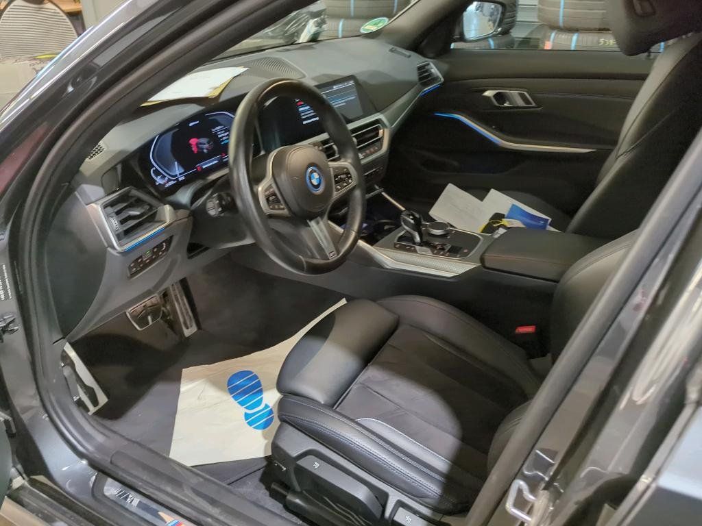 BMW 330e xDrive M Sport - Samsaru's Car Outlet