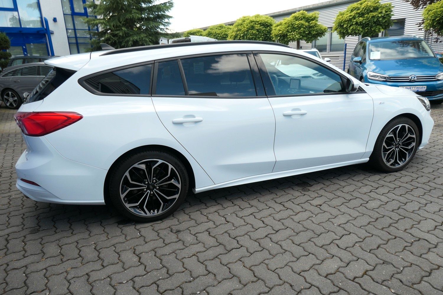 Ford Focus Turnier 1.5 ST-Line - Samsaru's Car Outlet