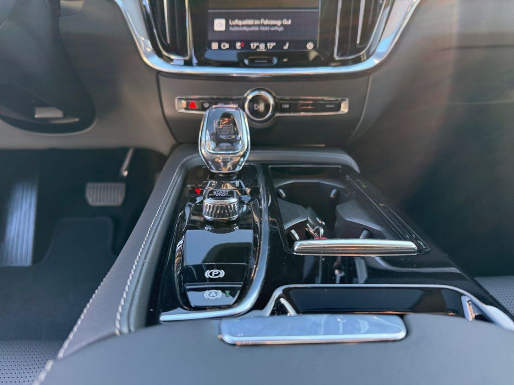 Volvo S60 T8 Recharge AWD Ultimate Dark 360° Bowers &
