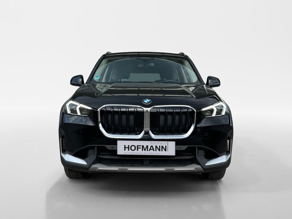 BMW X1 xDrive23i Aut. AHK+HuD+Parking Plus+adp.LED" → "BMW X1 xDrive23i Aut. Plus - Samsaru's Car Outlet
