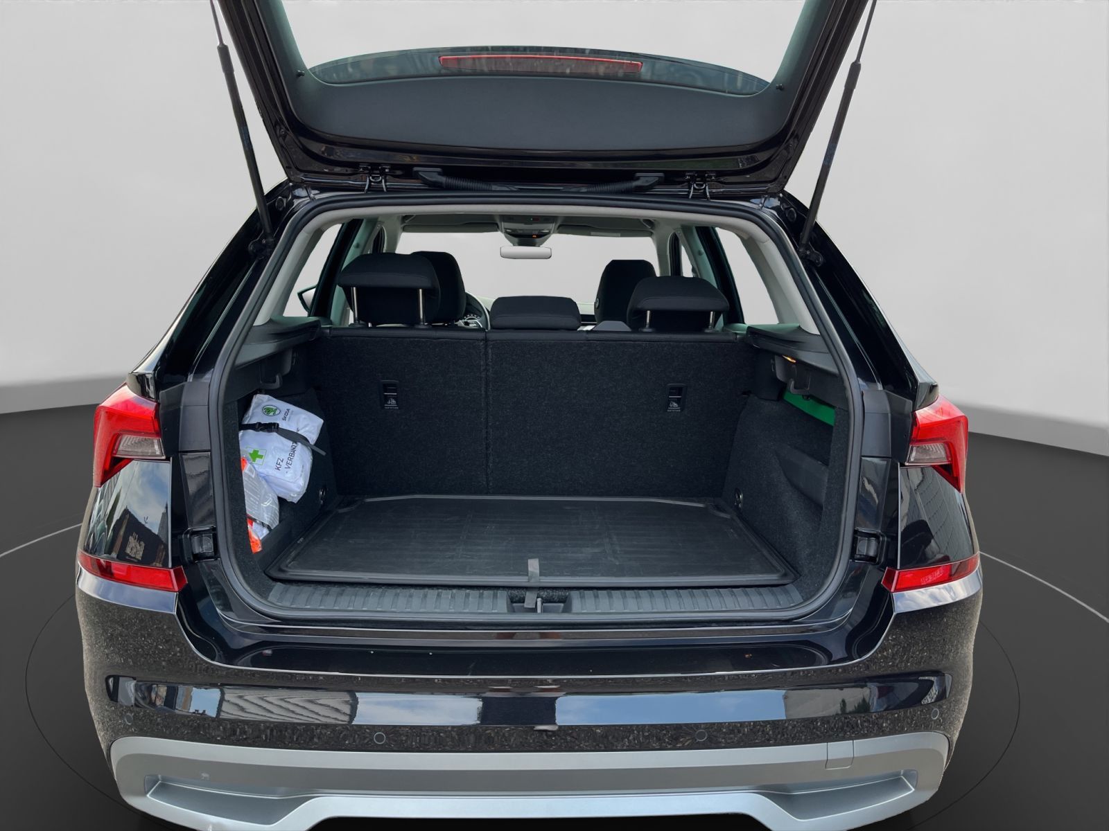Skoda Kamiq Tour 1.5 TSI - Samsaru's Car Outlet