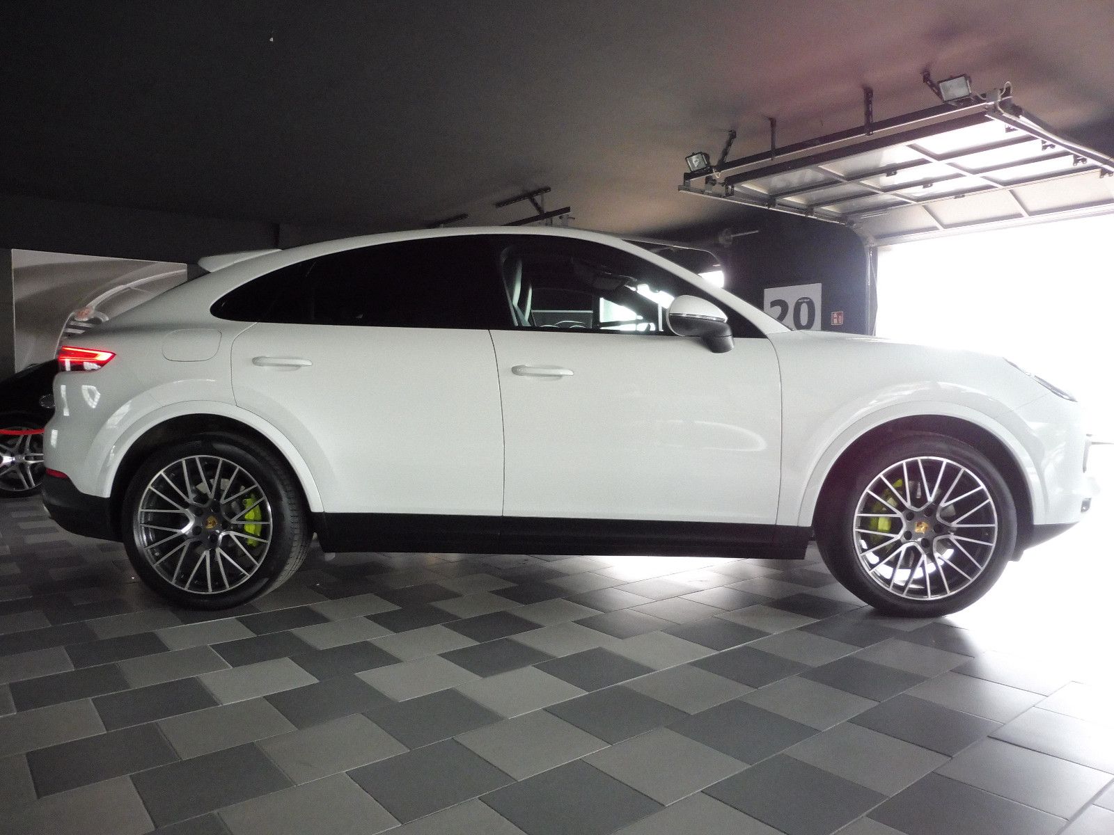 Porsche Cayenne Coupe E-Hybrid Approved/360°/Spur/Pano